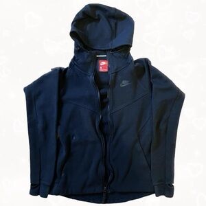 black nike activewear sweater